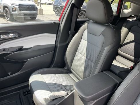 New 2026 Chevrolet Trax LT w/ Driver Confidence Package FWD image 23