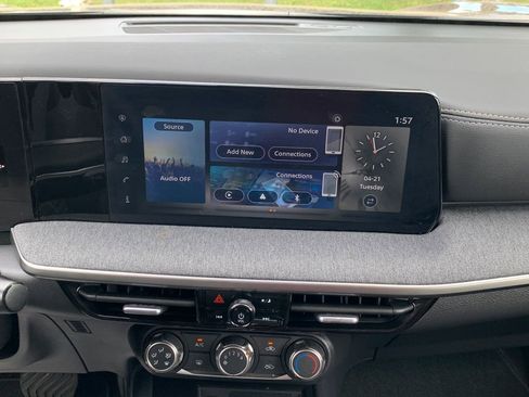 Used 2025 Nissan Kicks SV FWD image 14