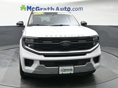 Used 2025 Ford Expedition Platinum AWD/4WD image 5