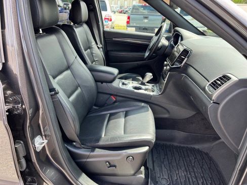 Used 2019 Jeep Grand Cherokee Limited AWD/4WD image 19