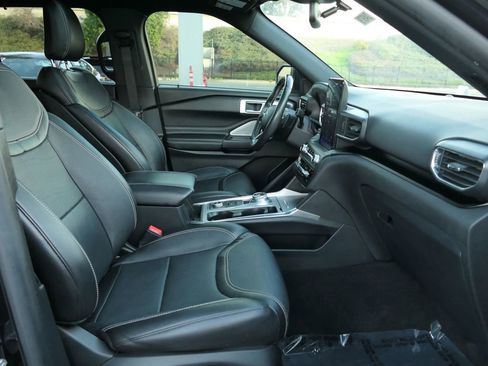 Used 2020 Ford Explorer ST image 26