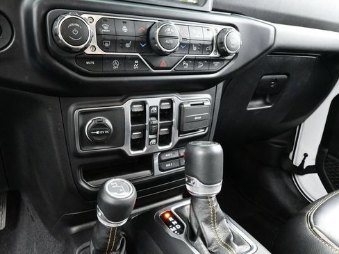 Used 2021 Jeep Wrangler Unlimited Sahara AWD/4WD image 11