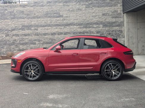 Used 2025 Porsche Macan image 2
