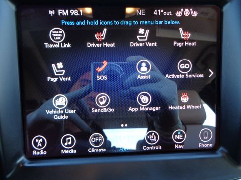 Used 2017 Chrysler 300 C image 21