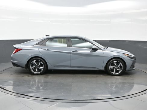 Certified 2023 Hyundai Elantra Limited image 7