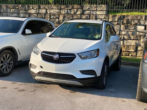Used 2020 Buick Encore Preferred w/ Safety Package FWD image 3