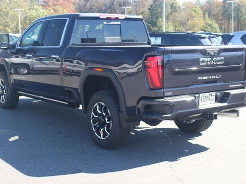 New 2025 GMC Sierra 3500 Denali Ultimate image 5