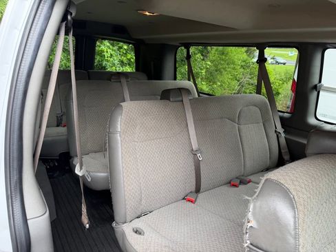 Used 2023 GMC Savana 3500 LS RWD image 7