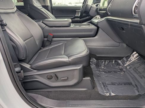 Used 2025 Ford Expedition Platinum AWD/4WD image 42