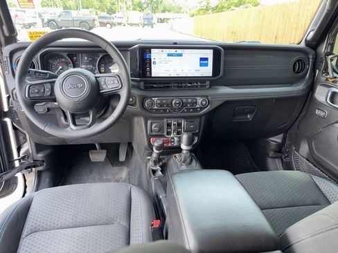 Used 2024 Jeep Wrangler Unlimited Rubicon 4xe w/ Safety Group AWD/4WD image 20