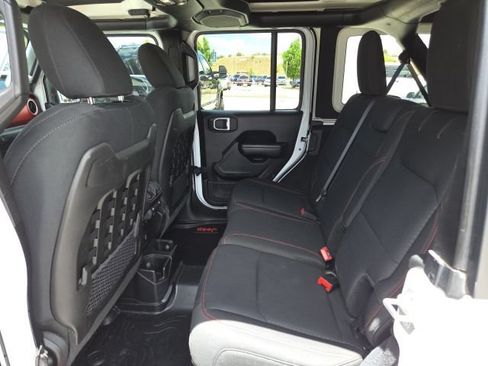 Used 2019 Jeep Wrangler Unlimited Rubicon AWD/4WD image 13