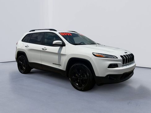 Used 2015 Jeep Cherokee Latitude w/ Comfort/Convenience Group AWD/4WD image 1