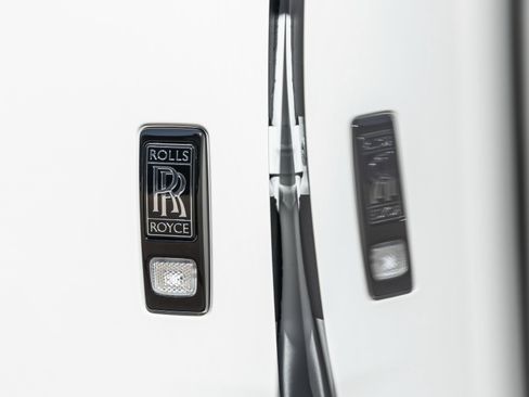 Used 2024 Rolls-Royce Cullinan Black Badge image 15