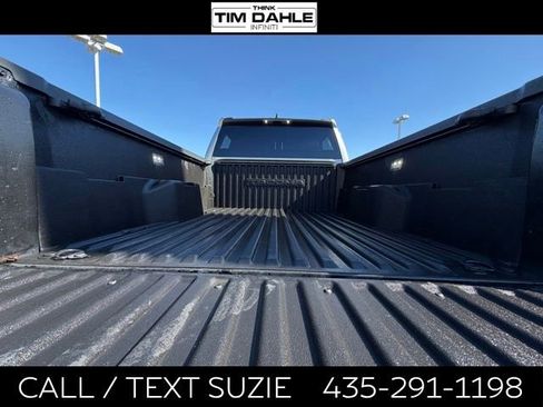 Used 2025 Toyota Tacoma SR5 AWD/4WD image 18
