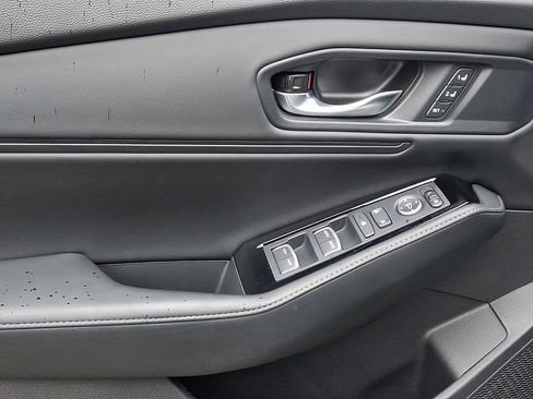 Used 2023 Honda Accord Touring image 13