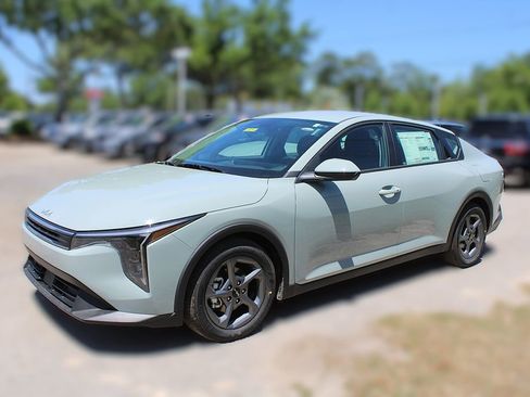 New 2026 Kia K4 LXS image 14