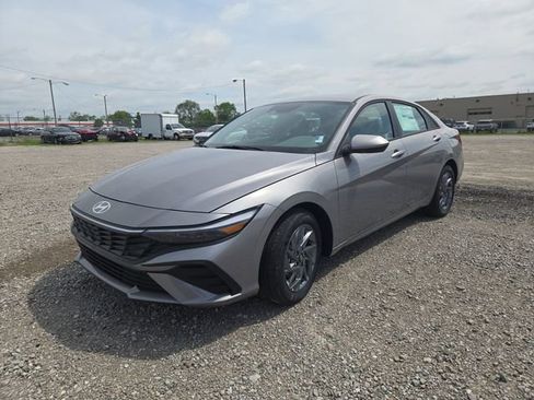 New 2025 Hyundai Elantra Blue image 2