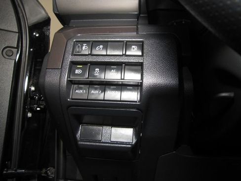 Used 2025 Toyota 4Runner TRD Off-Road AWD/4WD image 9