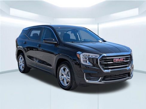 Used 2024 GMC Terrain SLE image 4