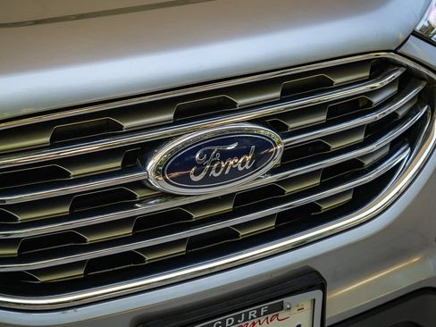 Used 2020 Ford Edge SEL w/ Convenience Package FWD image 9