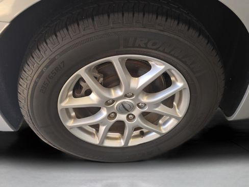 Used 2023 Chrysler Pacifica Touring-L FWD image 23