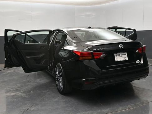 Used 2024 Nissan Altima 2.5 SV image 30