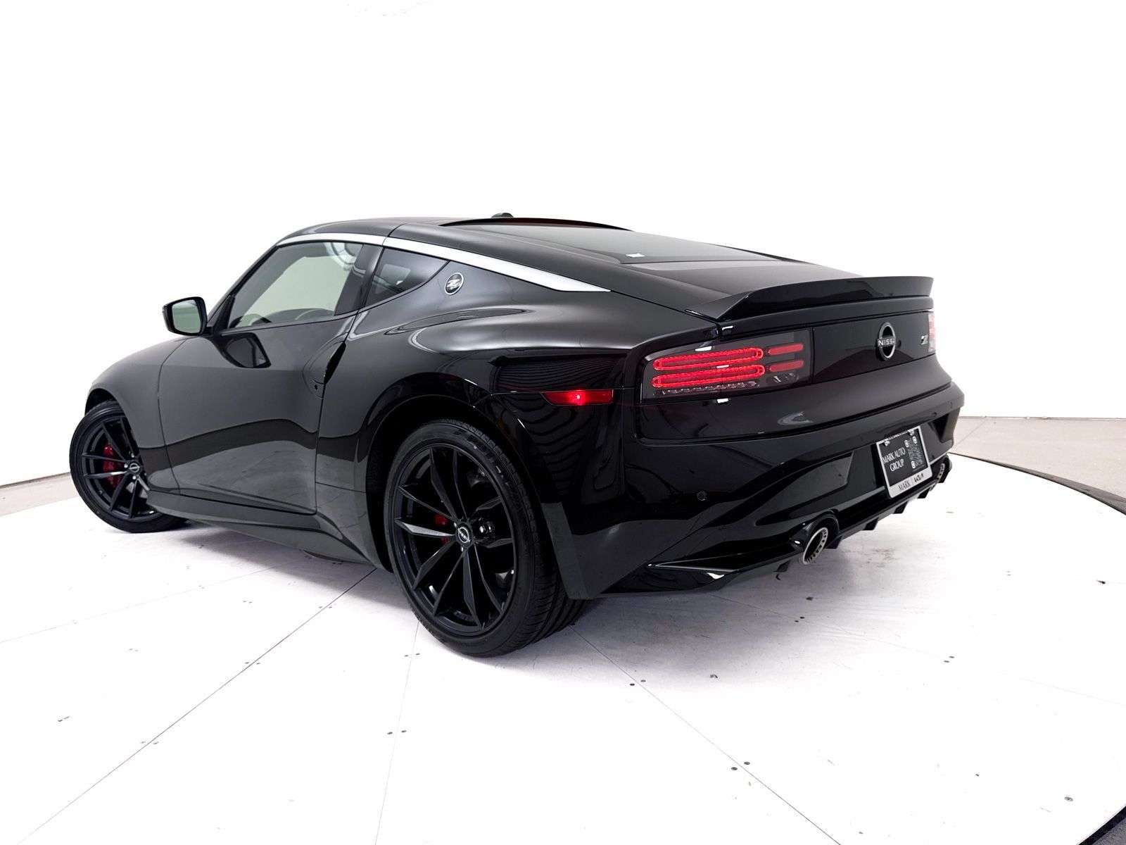 Used 2024 Nissan Z Performance w/ Floor Mat Package RWD image 3
