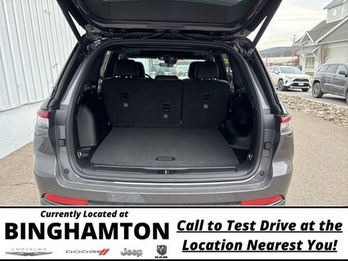 New 2025 Jeep Grand Cherokee 4WD image 22