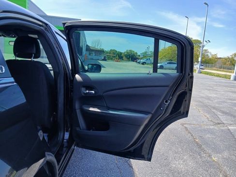 Used 2012 Chrysler 200 Touring FWD image 12