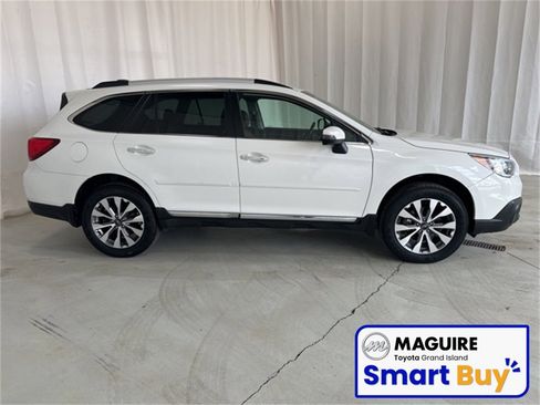 Used 2017 Subaru Outback 3.6R Touring image 2