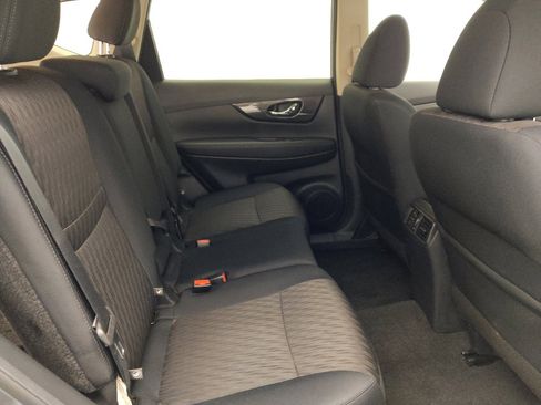 Used 2019 Nissan Rogue S w/ Special Edition Package FWD image 19