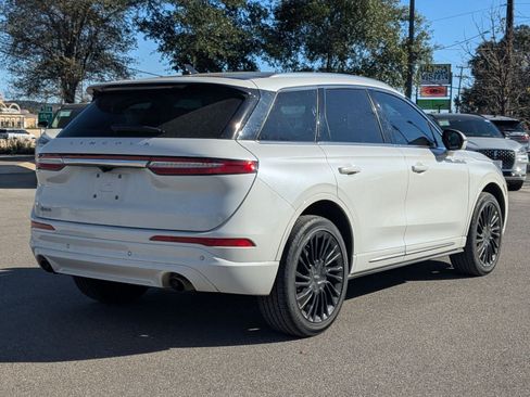 Used 2022 Lincoln Corsair Reserve image 3