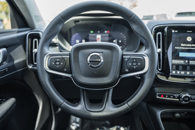 Certified 2024 Volvo XC40 B5 Plus w/ Climate Package AWD/4WD image 28