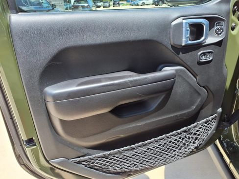 Used 2021 Jeep Gladiator Sport AWD/4WD image 16