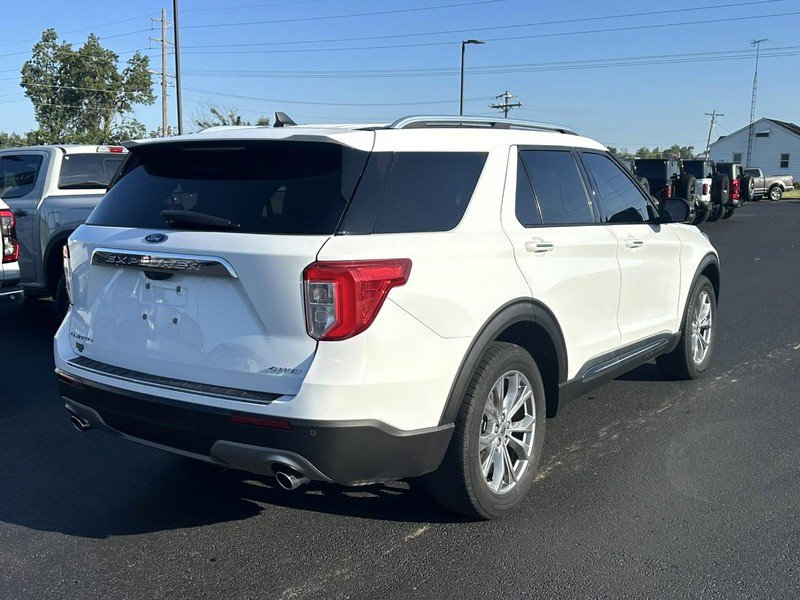 Used 2021 Ford Explorer Limited w/ Equipment Group 301A AWD/4WD image 3