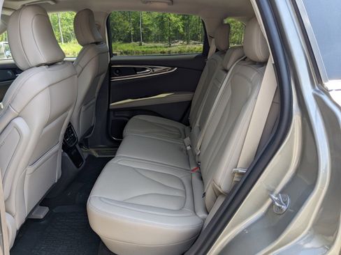 Certified 2023 Lincoln Nautilus Reserve w/ Equipment Group 201A image 16