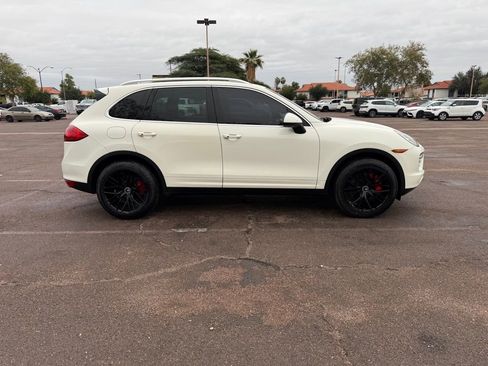 Used 2012 Porsche Cayenne Turbo image 10
