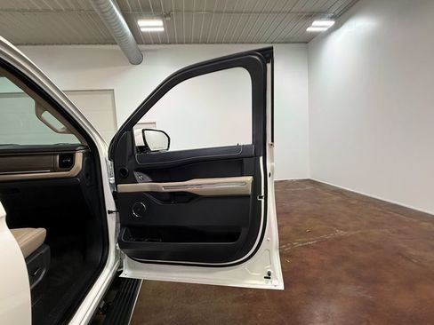Used 2024 Ford Expedition Limited AWD/4WD image 61