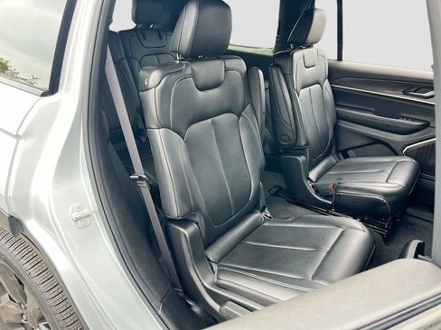 Certified 2025 Jeep Grand Cherokee L Limited w/ Black Appearance Package AWD/4WD image 29