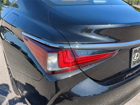 New 2025 Lexus ES 350 w/ Premium Package image 10