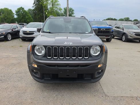 Used 2016 Jeep Renegade Latitude w/ Cold Weather Group AWD/4WD image 2