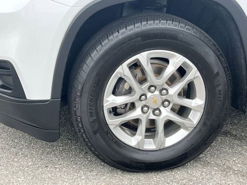 Used 2020 Chevrolet Traverse LS image 32
