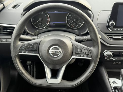 Used 2022 Nissan Altima 2.5 SV image 21