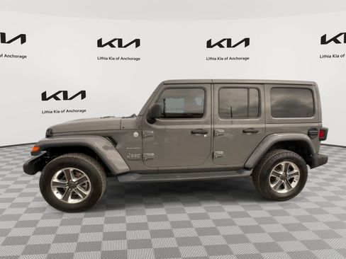 Used 2020 Jeep Wrangler Unlimited Sahara w/ Uconnect 4C Nav & Sound Group AWD/4WD image 5