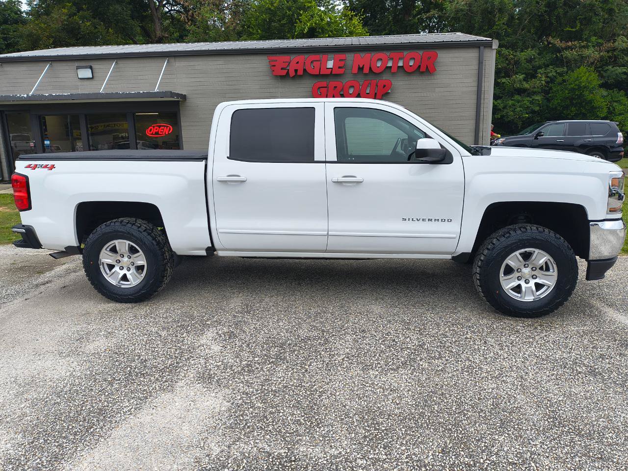 Used 2018 Chevrolet Silverado 1500 LT w/ All Star Edition AWD/4WD image 1
