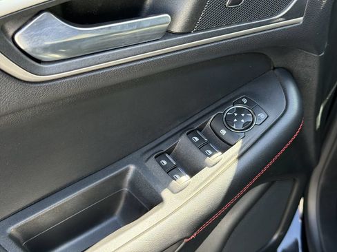 Used 2022 Ford Edge ST-Line AWD/4WD image 28