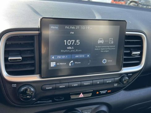 Used 2021 Hyundai Venue SEL image 25