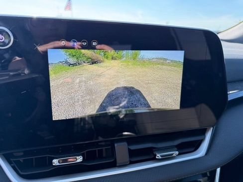 Used 2026 Chevrolet Equinox LT FWD image 36