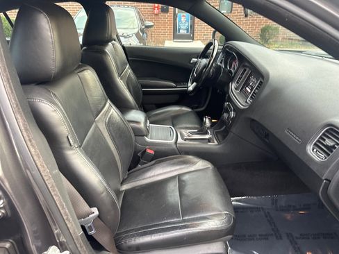 Used 2021 Dodge Charger SXT w/ Leather Interior Group image 19