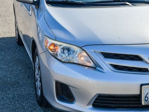 Used 2011 Toyota Corolla LE image 4